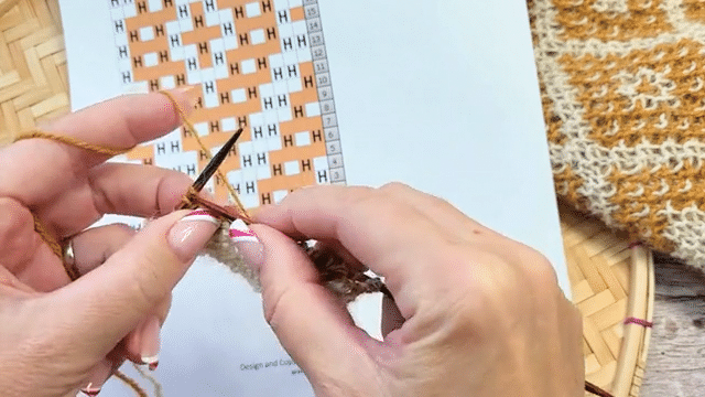Video KNITTING LIFTED STITCHES