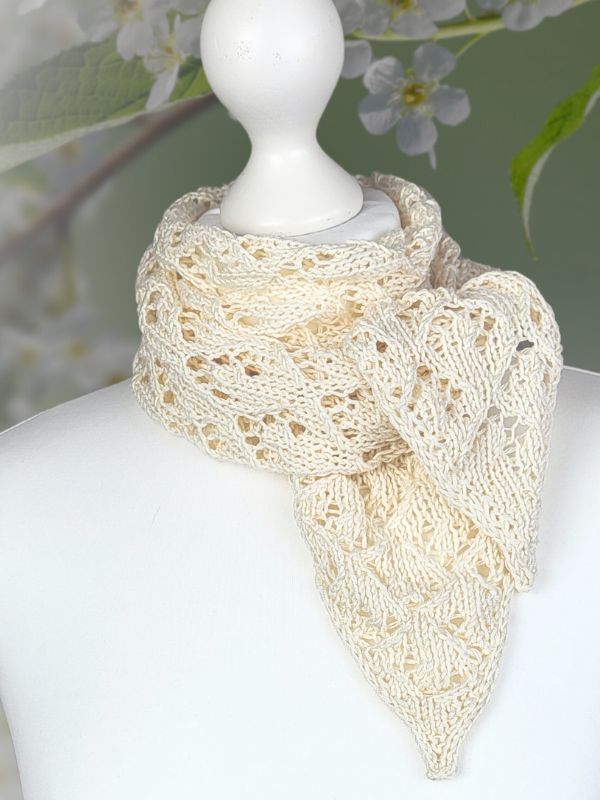 Knitting pattern IVORY GLOW