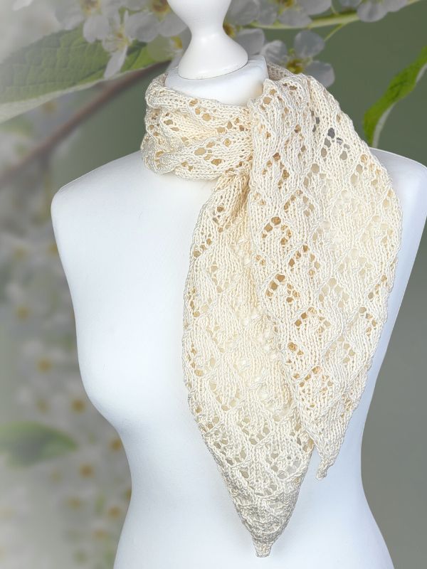 Knitting pattern IVORY GLOW