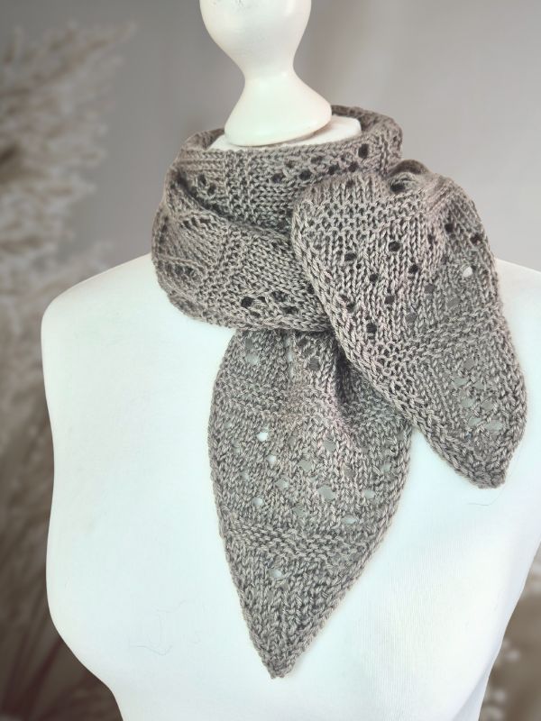 Strickanleitung RIB GLOW - Stimmungsvoller Skinny-Schal, Anwendungsbeispiel