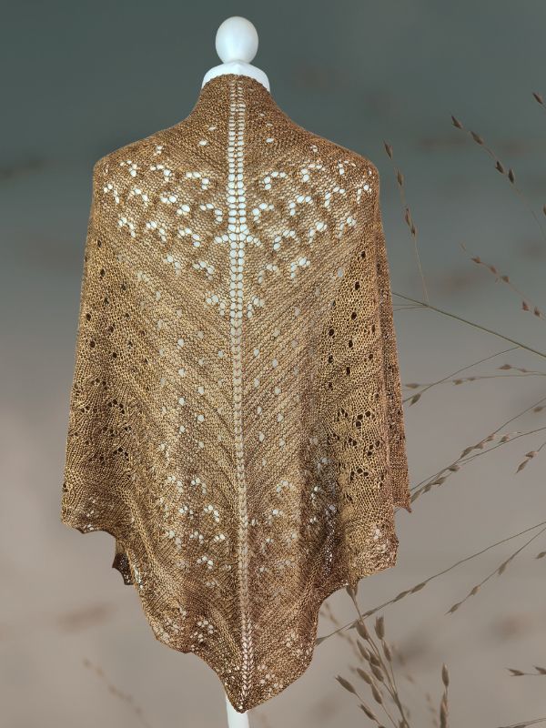 Strickanleitung CHESTNUT TRIA - Herbstlicher Dreieckschal, Ansicht von hinten