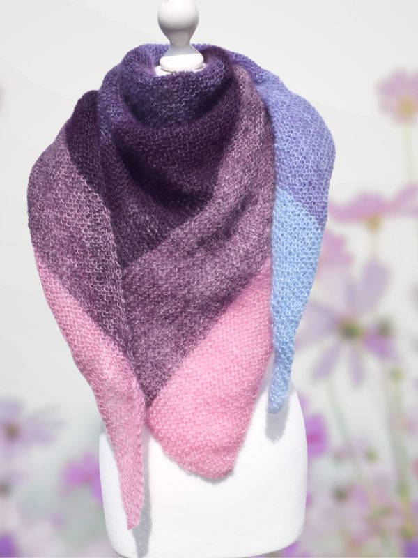 Strickanleitung COSY - Luftig, leichter Dreieckschal, Ansicht von vorne