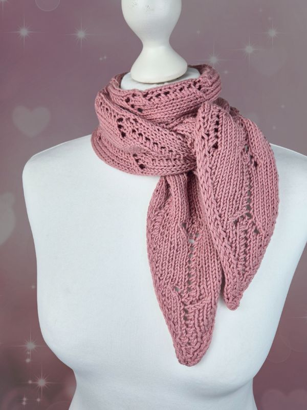HEART GLOW Knitting Pattern – Light Spring Scarf, Anwendungsbeispiel