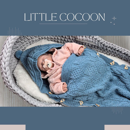 Strickanleitung LITTLE COCOON – Kuscheliger Schlupfsack für Babys | Jollyknits