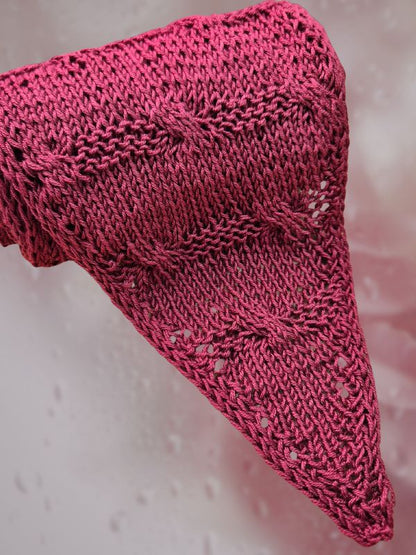 Strickanleitung PEONY GLOW - Leichter Schal mit Zopfmuster, Musterdetails