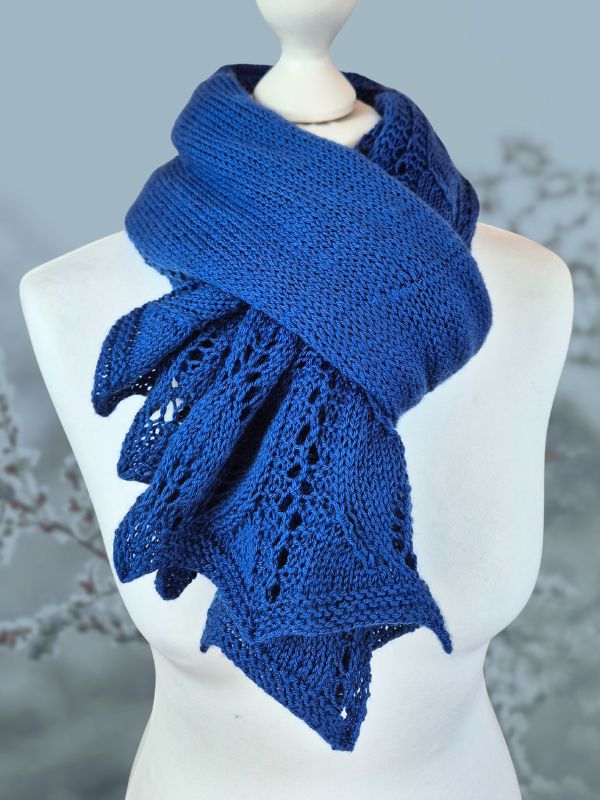 Strickanleitung PETAL LINE - Stilvoller Winterschal, Anwendungsbeispiel