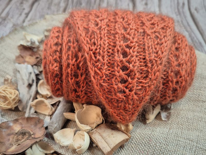 Strickanleitung PUMPKIN GLOW - Skinny-Schal bringt Farbe