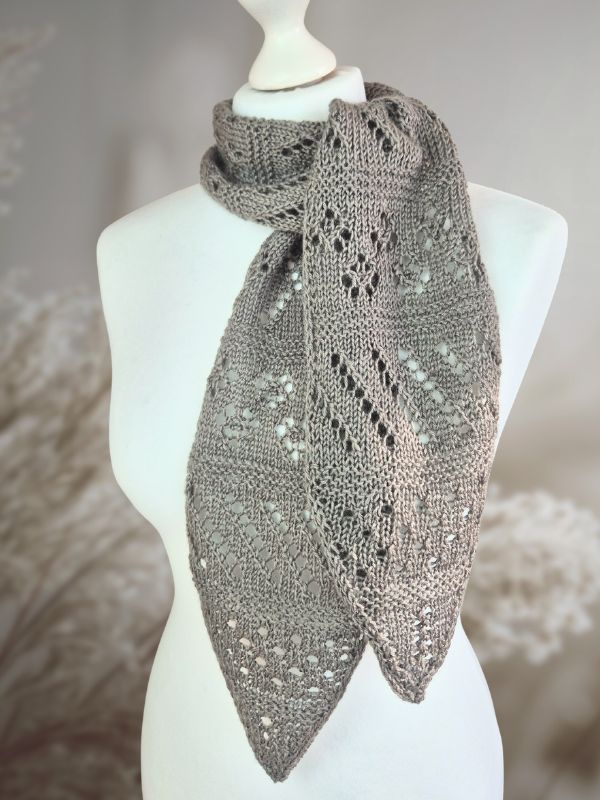 Strickanleitung RIB GLOW - Stimmungsvoller Skinny-Schal, Anwendungsbeispiel