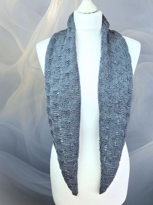 Strickanleitung SMOKY GLOW - Schal mit Schmetterlingsmuster, Anwendungsbeispiel